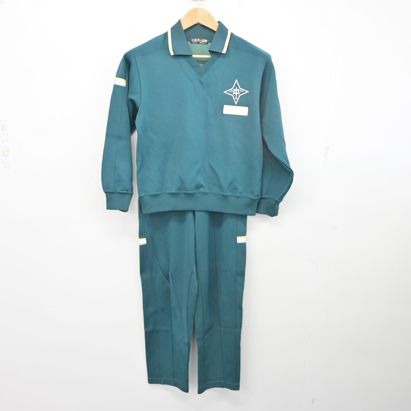 【中古】岩手県 黒石野中学校 女子制服 2点 (ジャージ 上・ジャージ 下) sf104095
