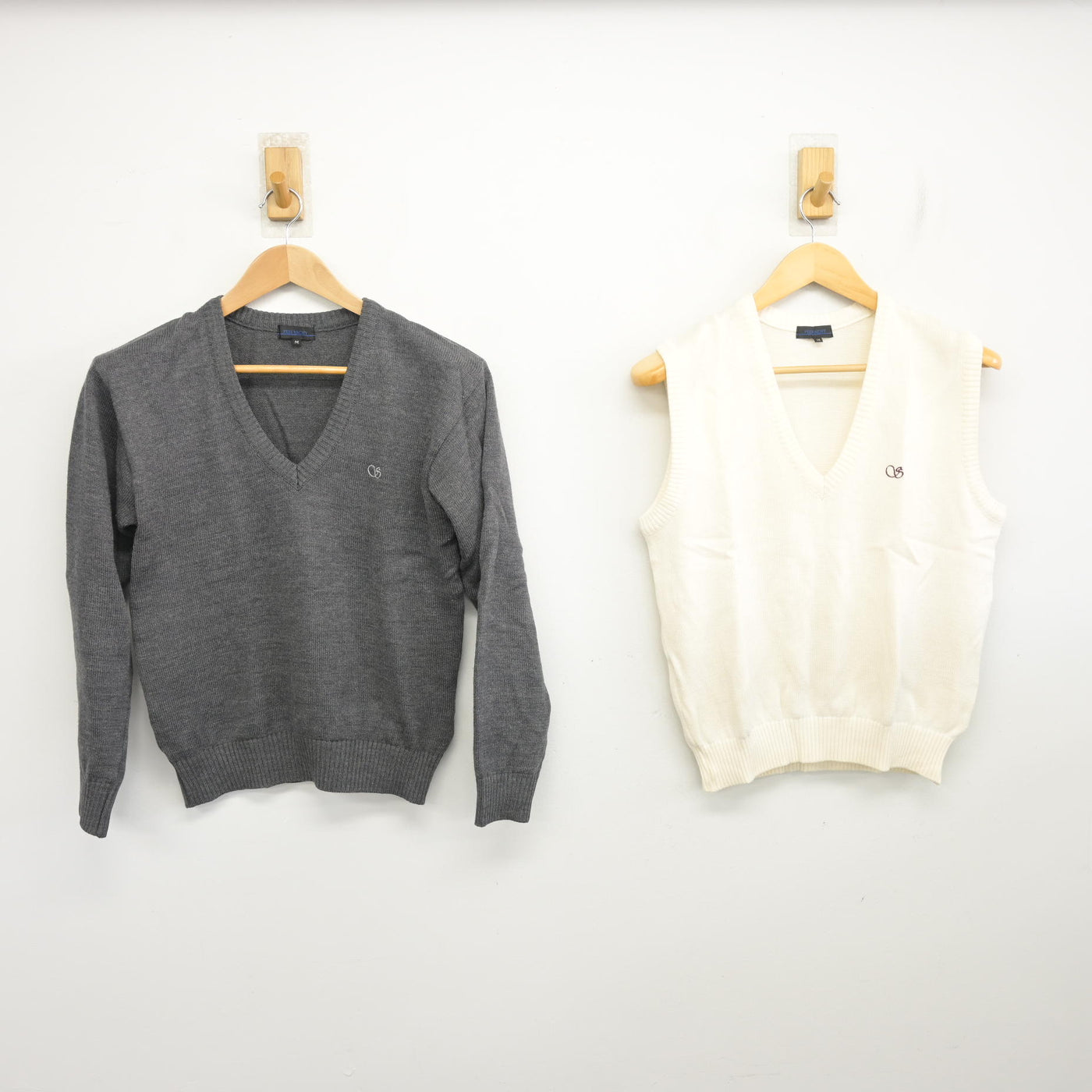 【中古】北海道 市立札幌新川高等学校 女子制服 2点 (ニット・ニットベスト) sf104112