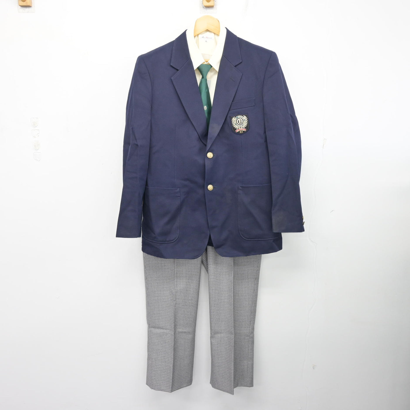 【中古】熊本県 小国高等学校 男子制服 4点 (ブレザー・シャツ・ズボン) sf104123