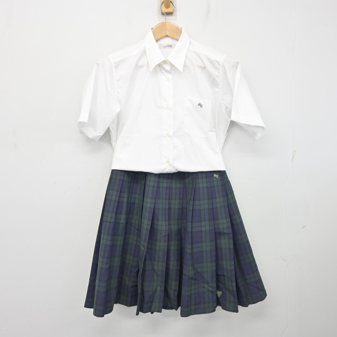 【中古】埼玉県 草加東高等学校 女子制服 3点 (シャツ・スカート) sf104135
