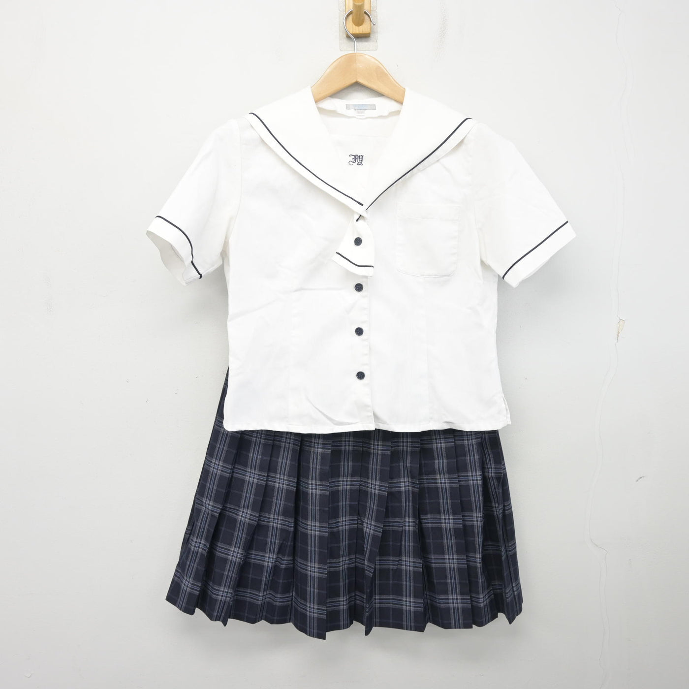 【中古】東京都 板橋有徳高等学校 女子制服 2点 (ブラウス・スカート) sf104139