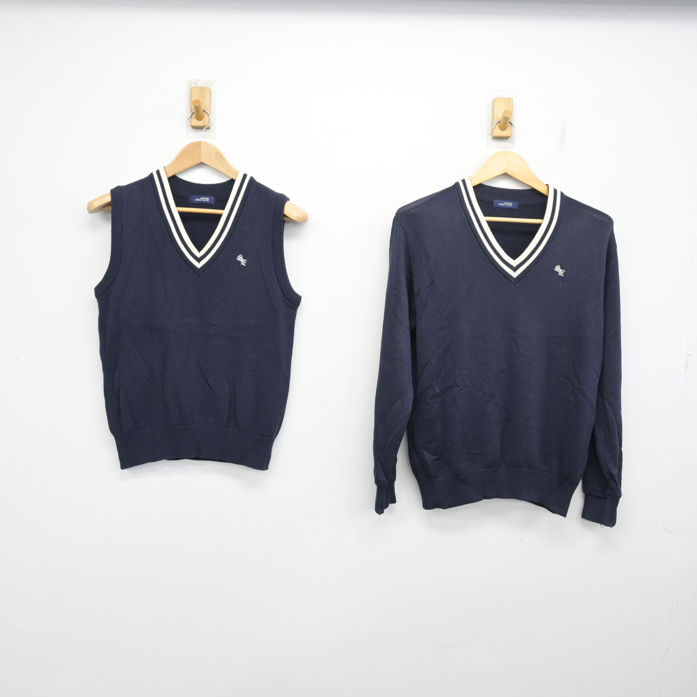 【中古】埼玉県 草加東高等学校 女子制服 2点 (ニット・ニットベスト) sf104146