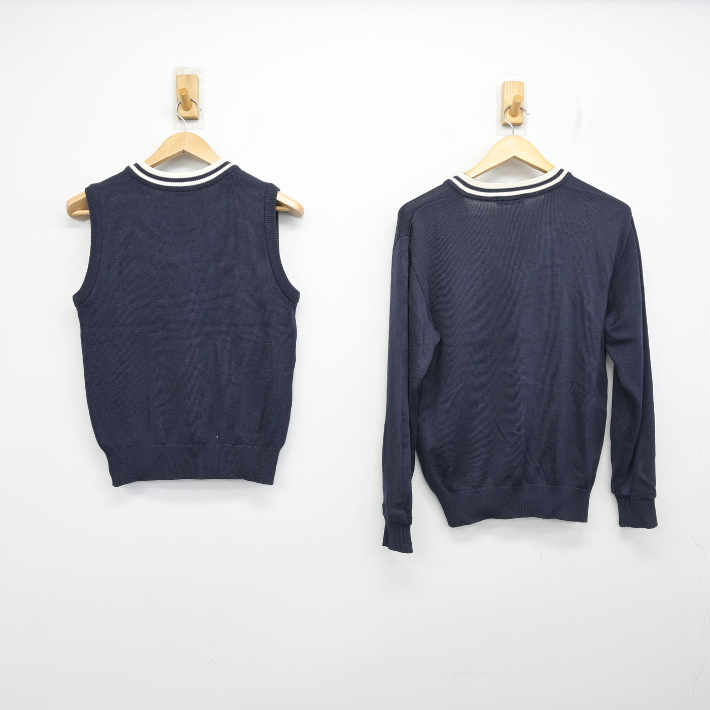 【中古】埼玉県 草加東高等学校 女子制服 2点 (ニット・ニットベスト) sf104146