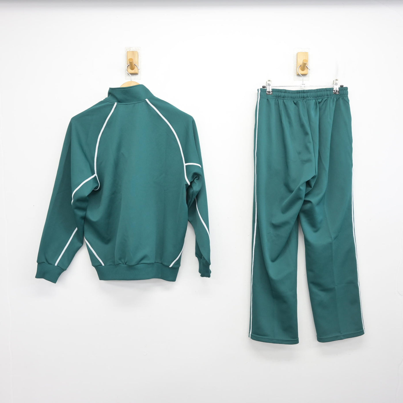 【中古】埼玉県 草加東高等学校 女子制服 2点 (ジャージ 上・ジャージ 下) sf104147