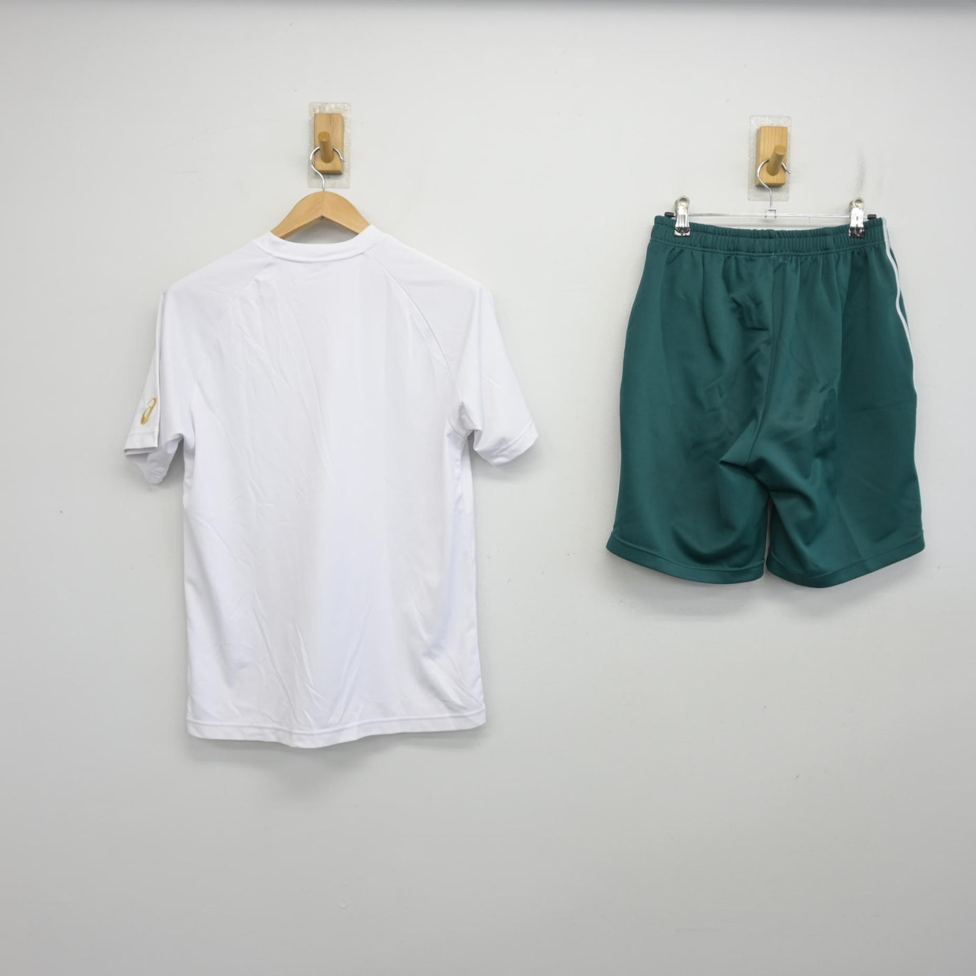 【中古】埼玉県 草加東高等学校 女子制服 2点 (体操服 上・体操服 下) sf104149