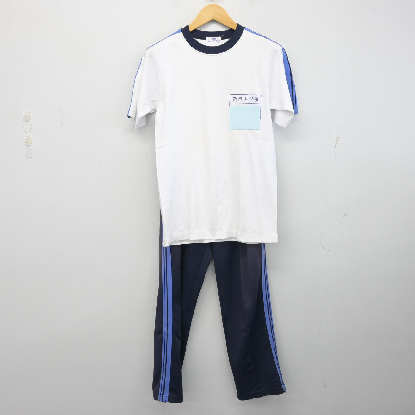 【中古】埼玉県 新田中学校 女子制服 3点 (ジャージ 上・体操服 上・ジャージ 下) sf104150