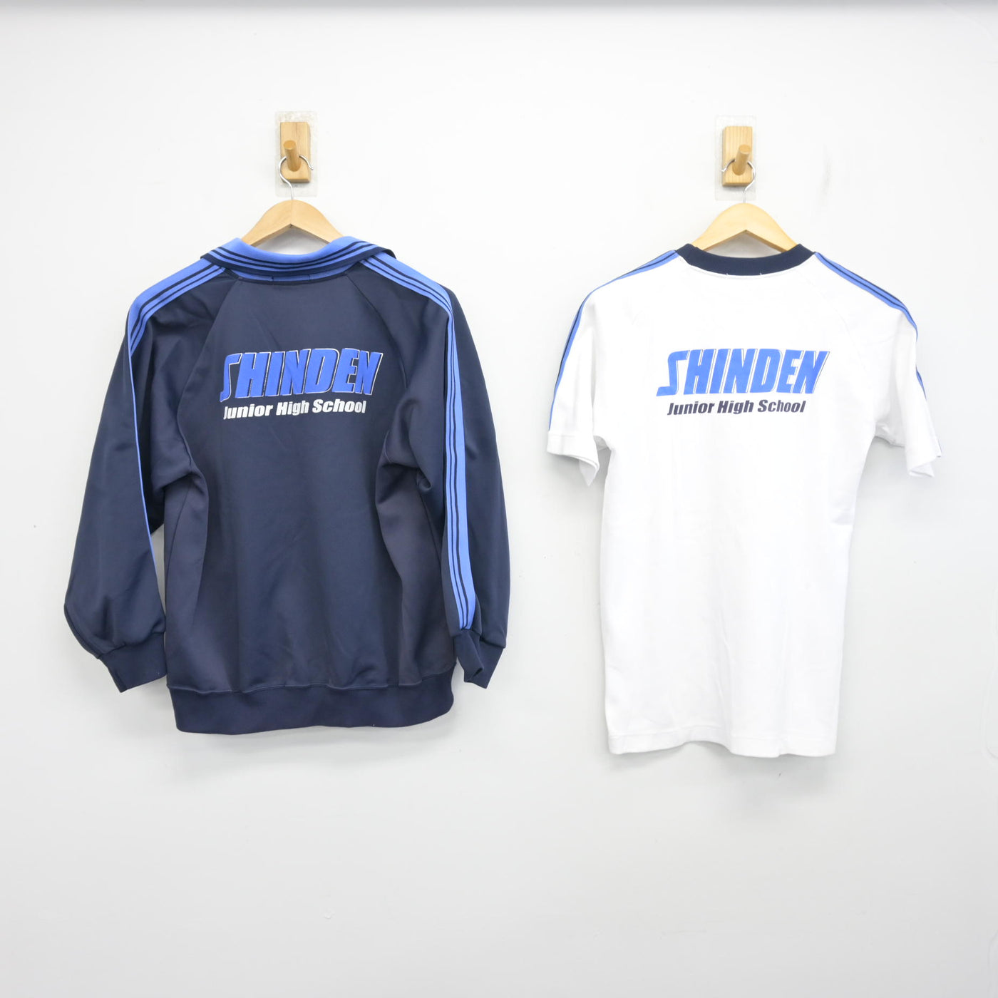 【中古】埼玉県 新田中学校 女子制服 3点 (ジャージ 上・体操服 上・ジャージ 下) sf104150