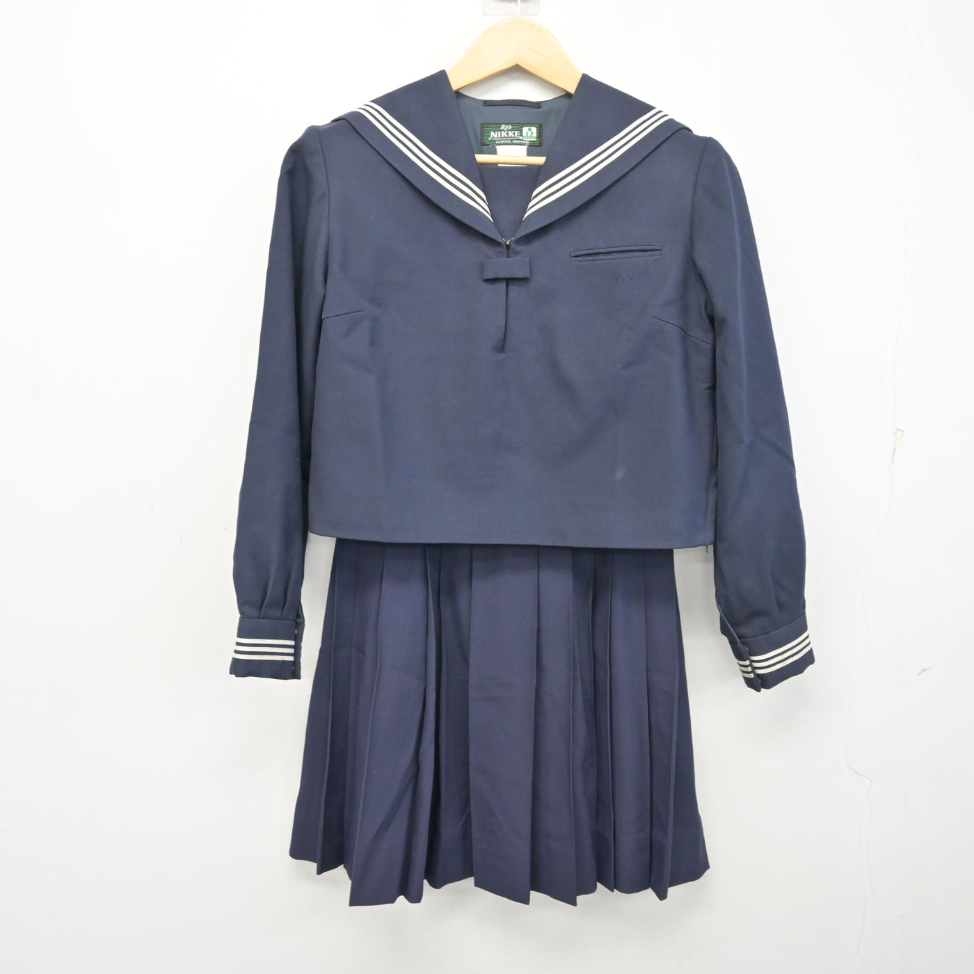 【中古】神奈川県 御幸中学校 女子制服 2点 (セーラー服・スカート) sf104151
