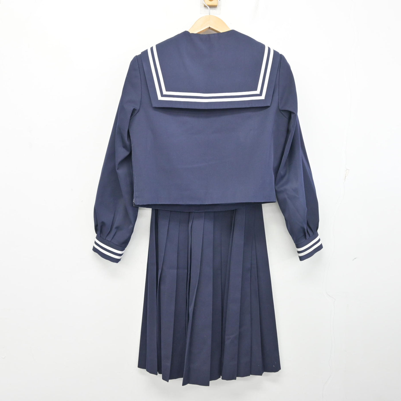 【中古】香川県 綾歌中学校 女子制服 3点 (セーラー服・スカート) sf104160