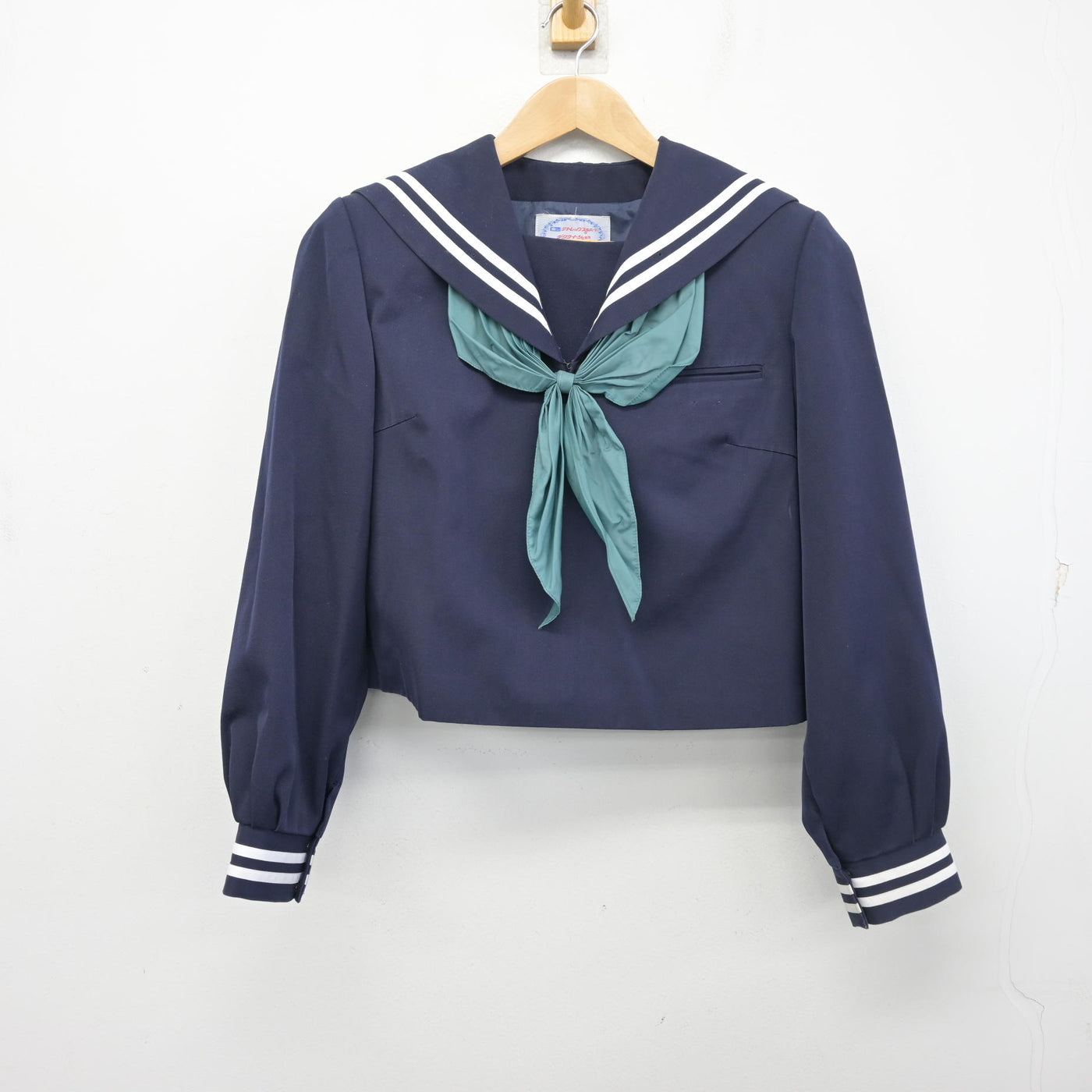 【中古】香川県 綾歌中学校 女子制服 3点 (セーラー服・スカート) sf104160