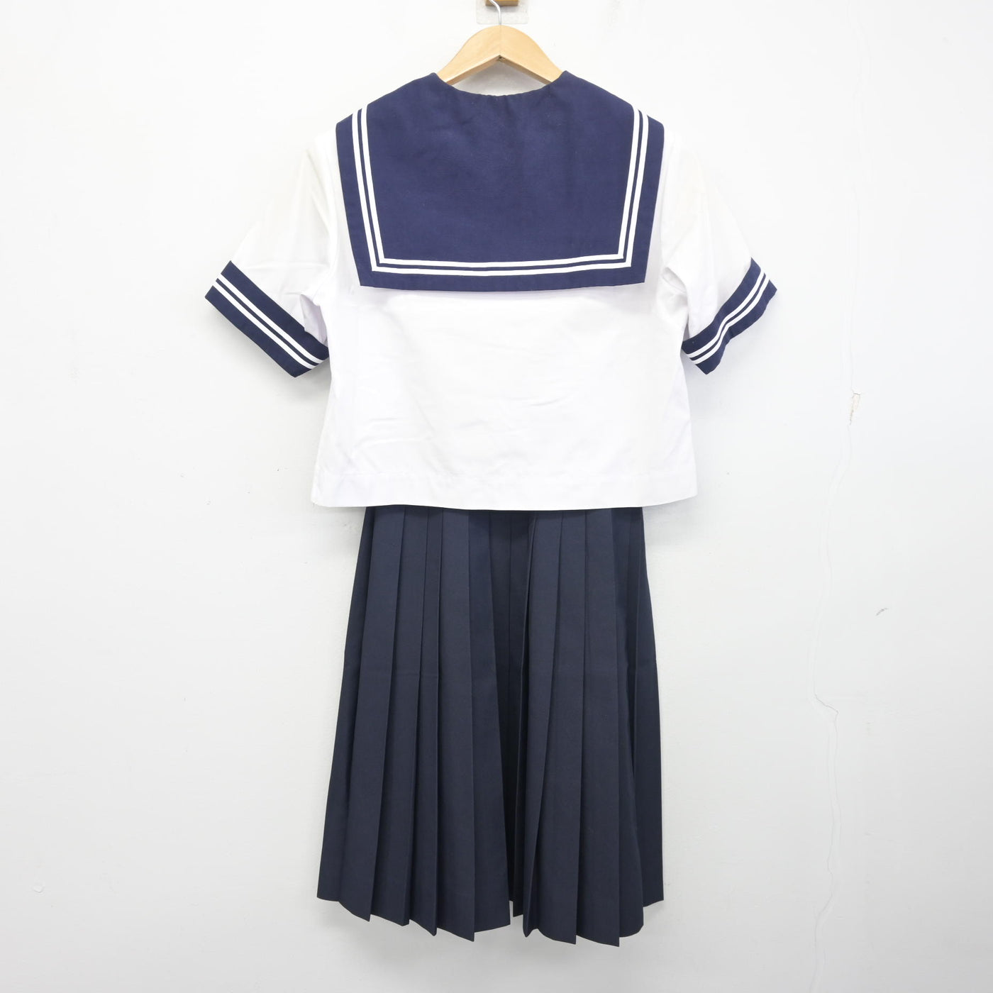 【中古】香川県 綾歌中学校 女子制服 2点 (セーラー服・スカート) sf104161