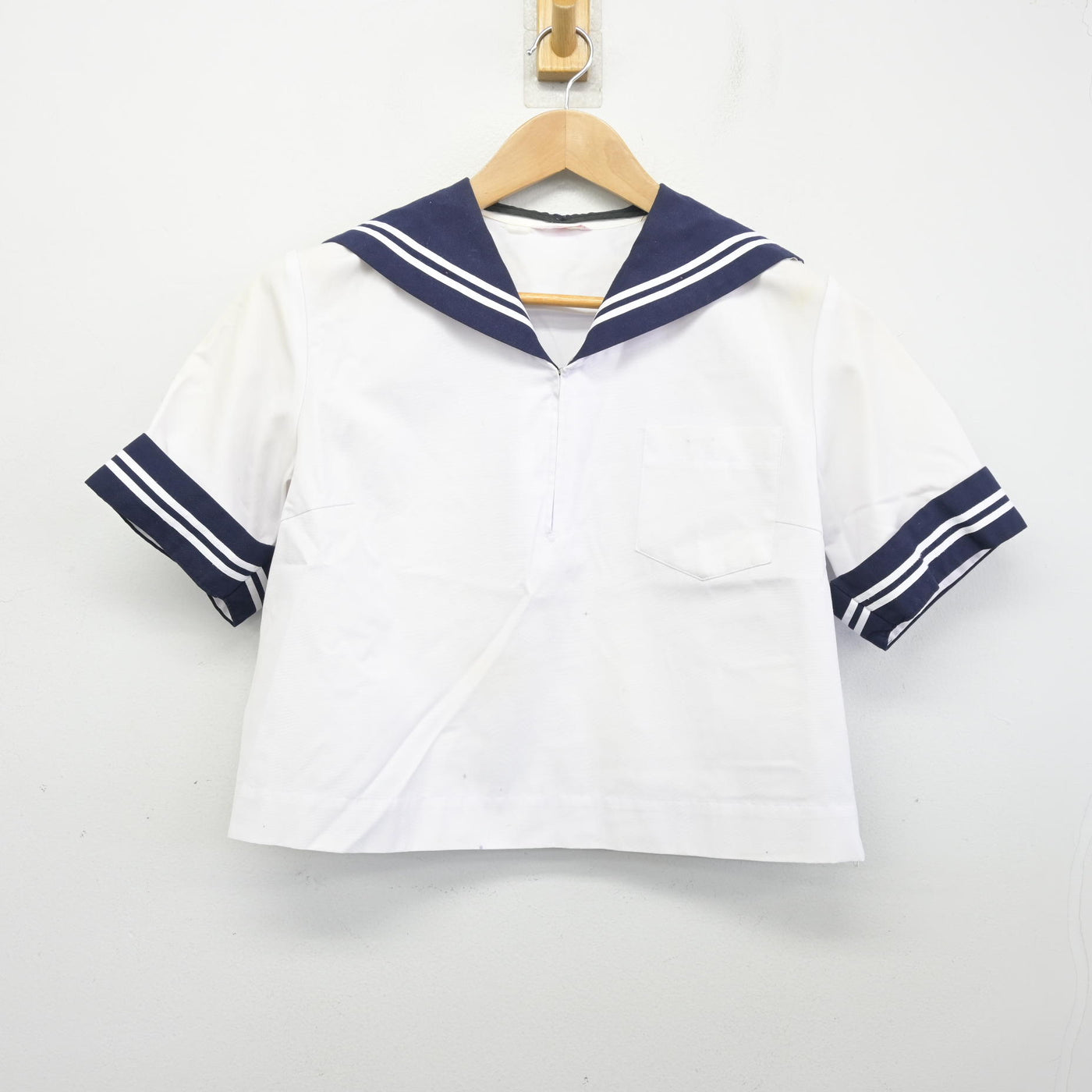 【中古】香川県 綾歌中学校 女子制服 2点 (セーラー服・スカート) sf104161