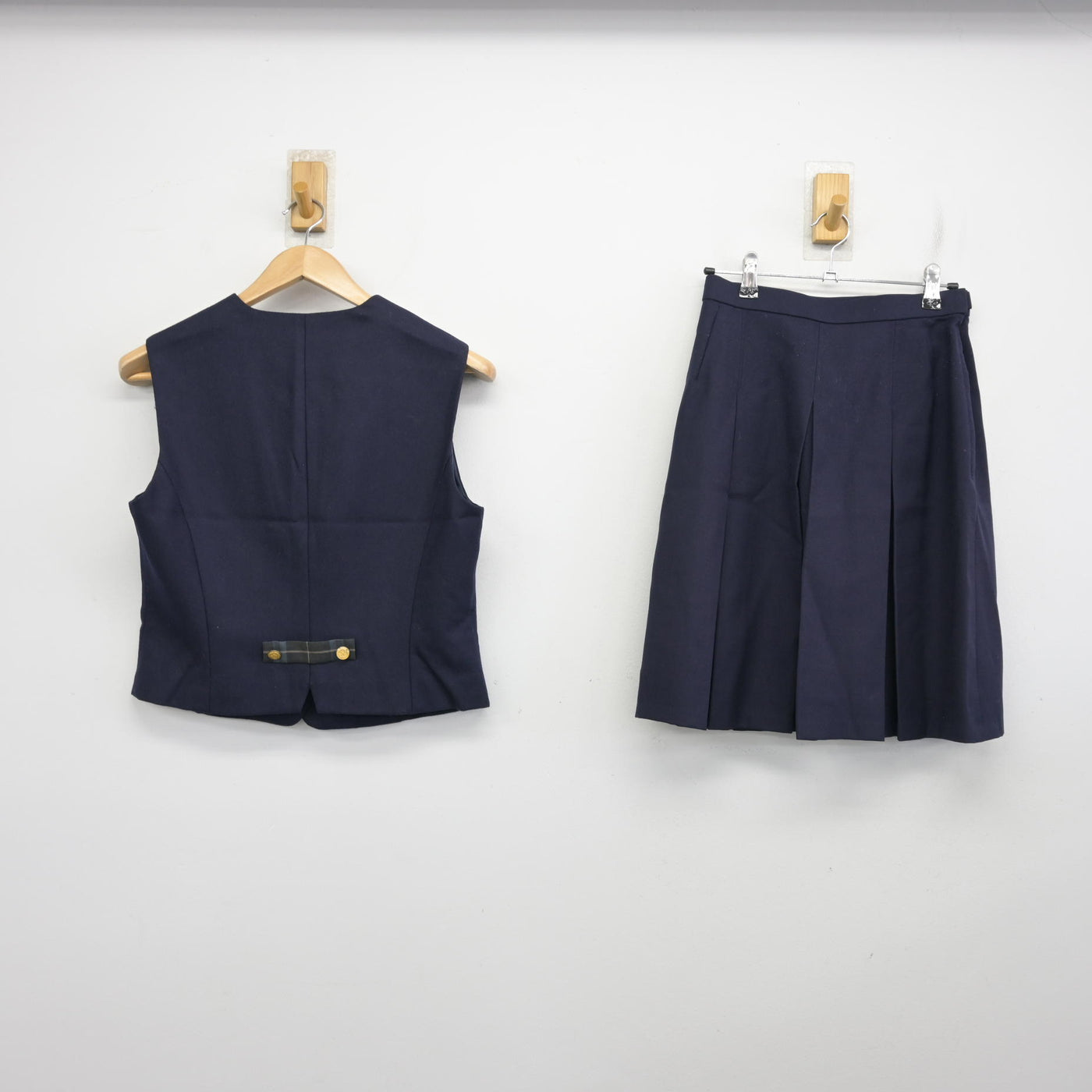 【中古】香川県 高松桜井高等学校 女子制服 5点 (ブレザー・ベスト・スカート) sf104162