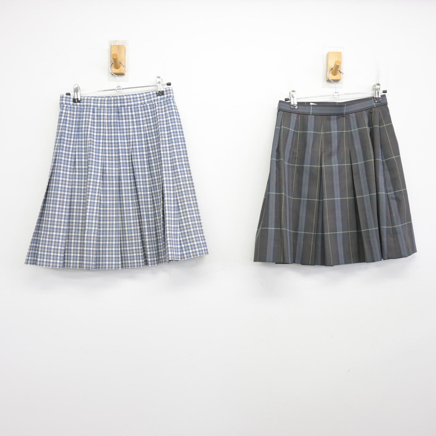 【中古】香川県 高松桜井高等学校 女子制服 2点 (スカート・スカート) sf104163