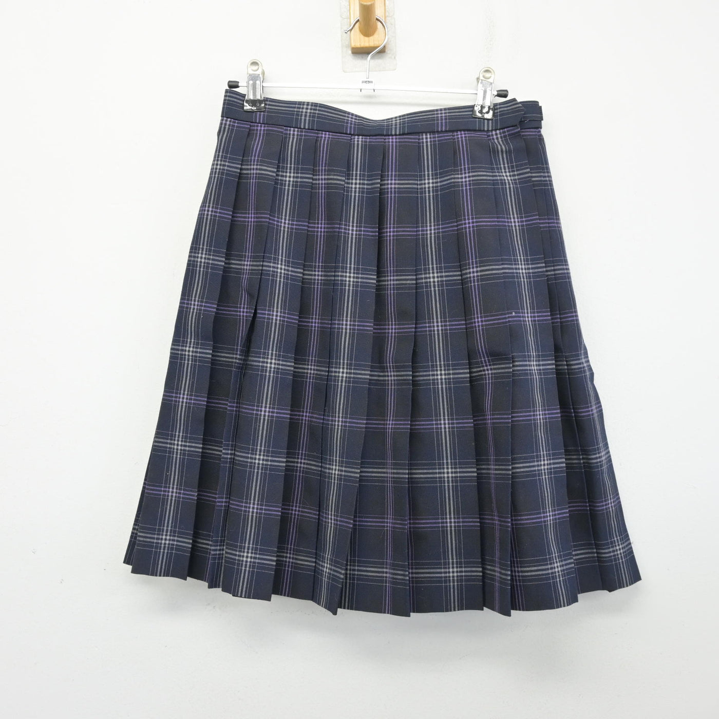 【中古】 飛鳥未来高等学校 女子制服 4点 (ブレザー・ニット・スカート) sf104166