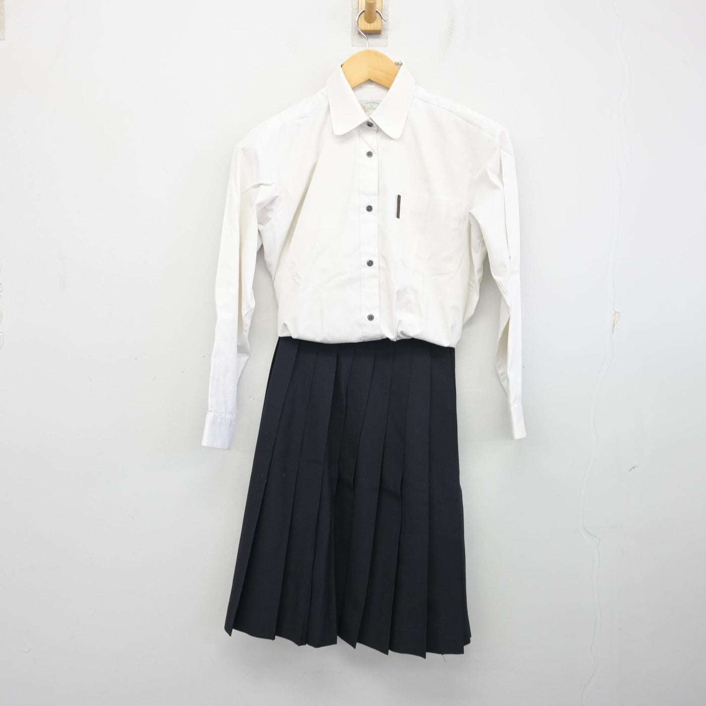 【中古】岡山県 倉敷南高等学校 女子制服 3点 (ニットベスト・シャツ・スカート) sf104176