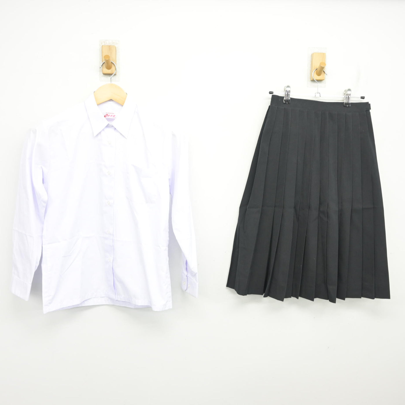 【中古】三重県 桜浜中学校 女子制服 4点 (ブレザー・ベスト・シャツ・スカート) sf104205