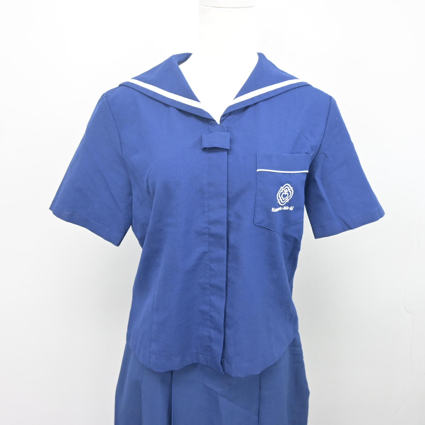 【中古】熊本県 熊本信愛女学院中学高等学校 女子制服 3点 (ニット・セーラー服・スカート) sf104229