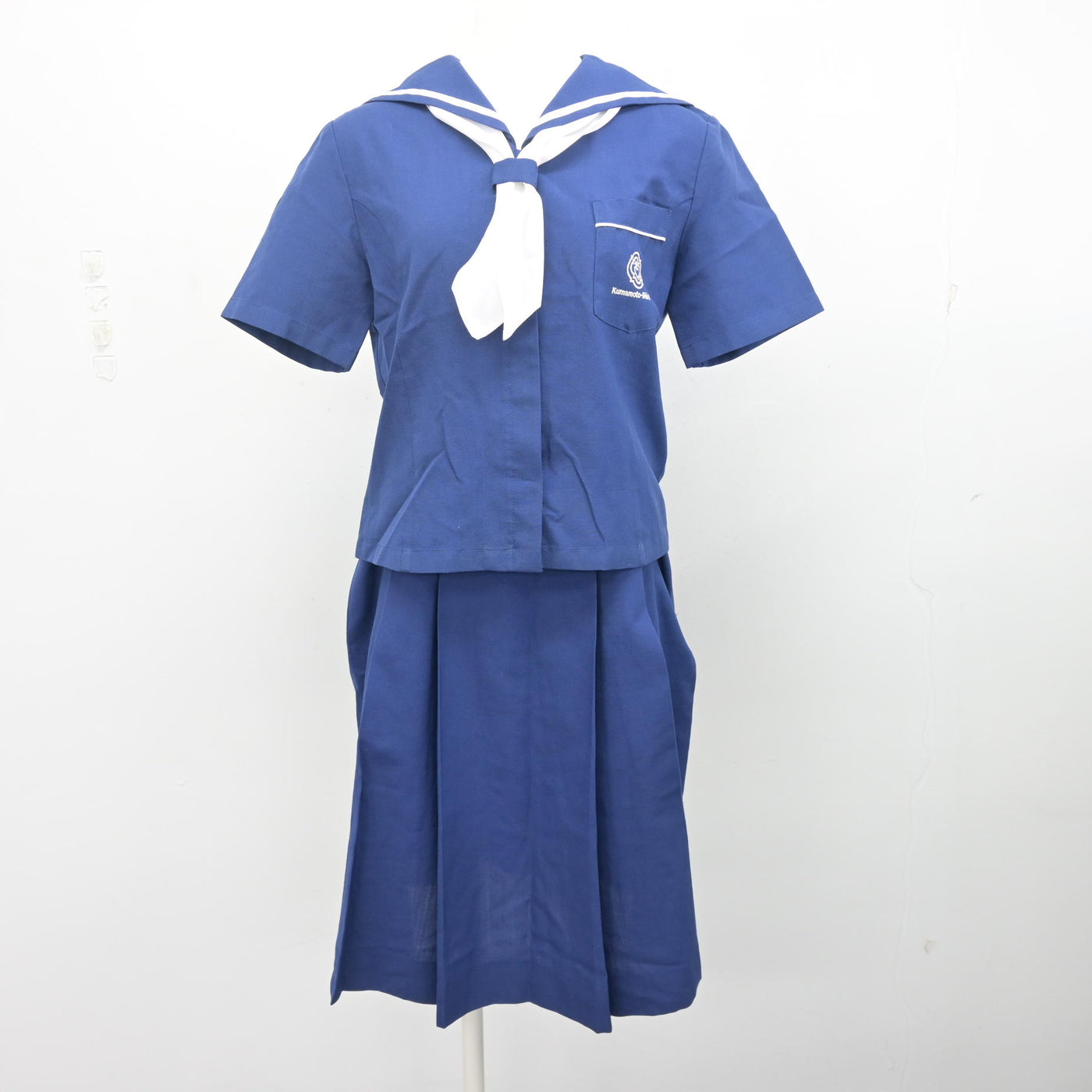 【中古】熊本県 熊本信愛女学院高等学校 女子制服 3点 (セーラー服・スカート) sf104283