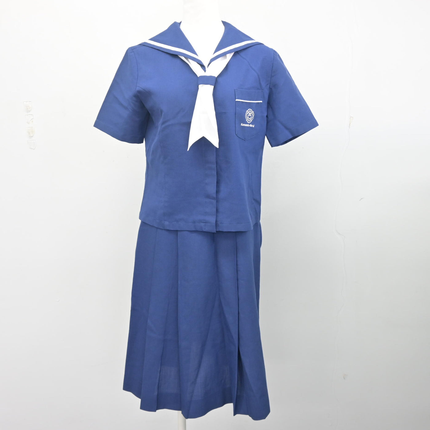 【中古】熊本県 熊本信愛女学院高等学校 女子制服 3点 (セーラー服・スカート) sf104284