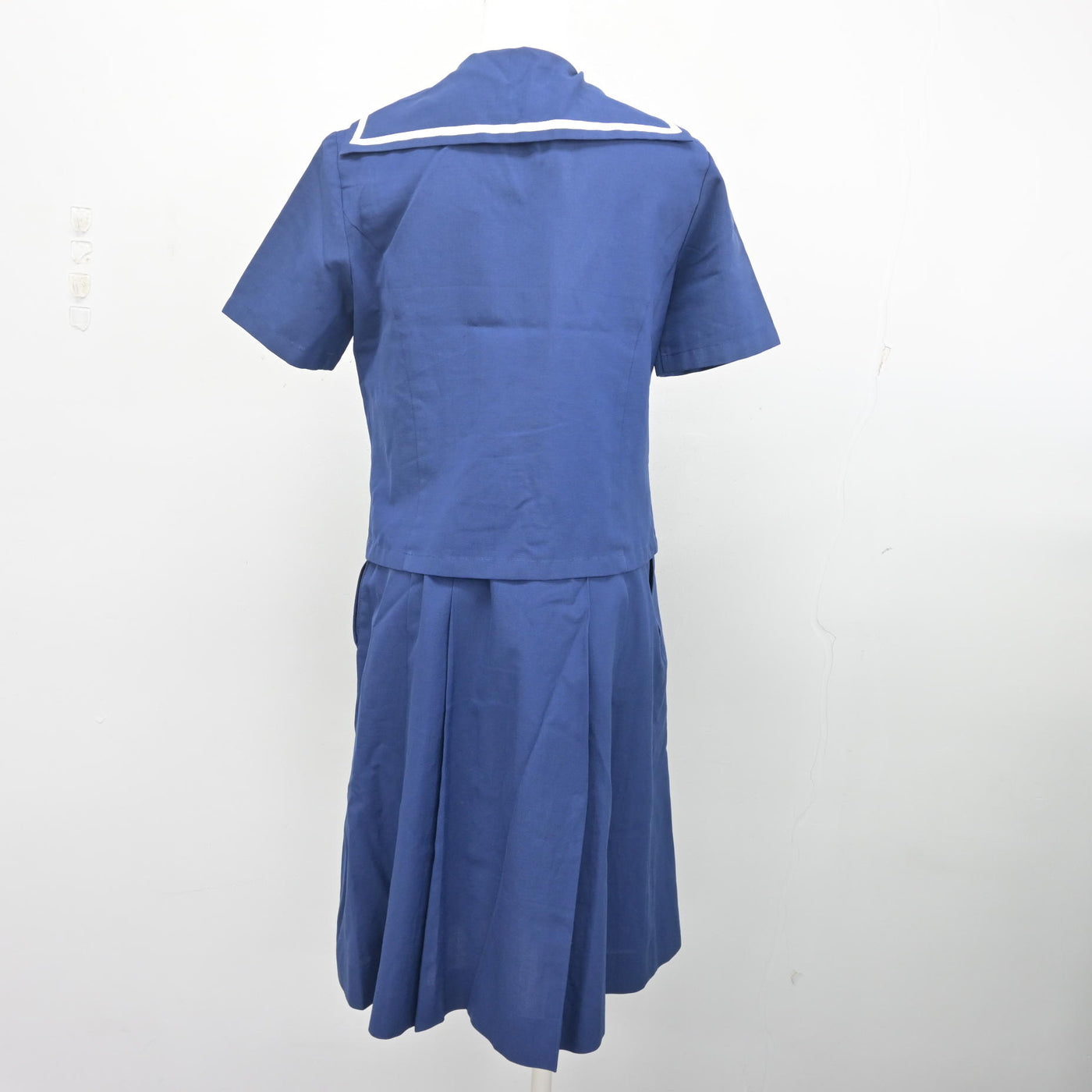 【中古】熊本県 熊本信愛女学院高等学校 女子制服 3点 (セーラー服・スカート) sf104284
