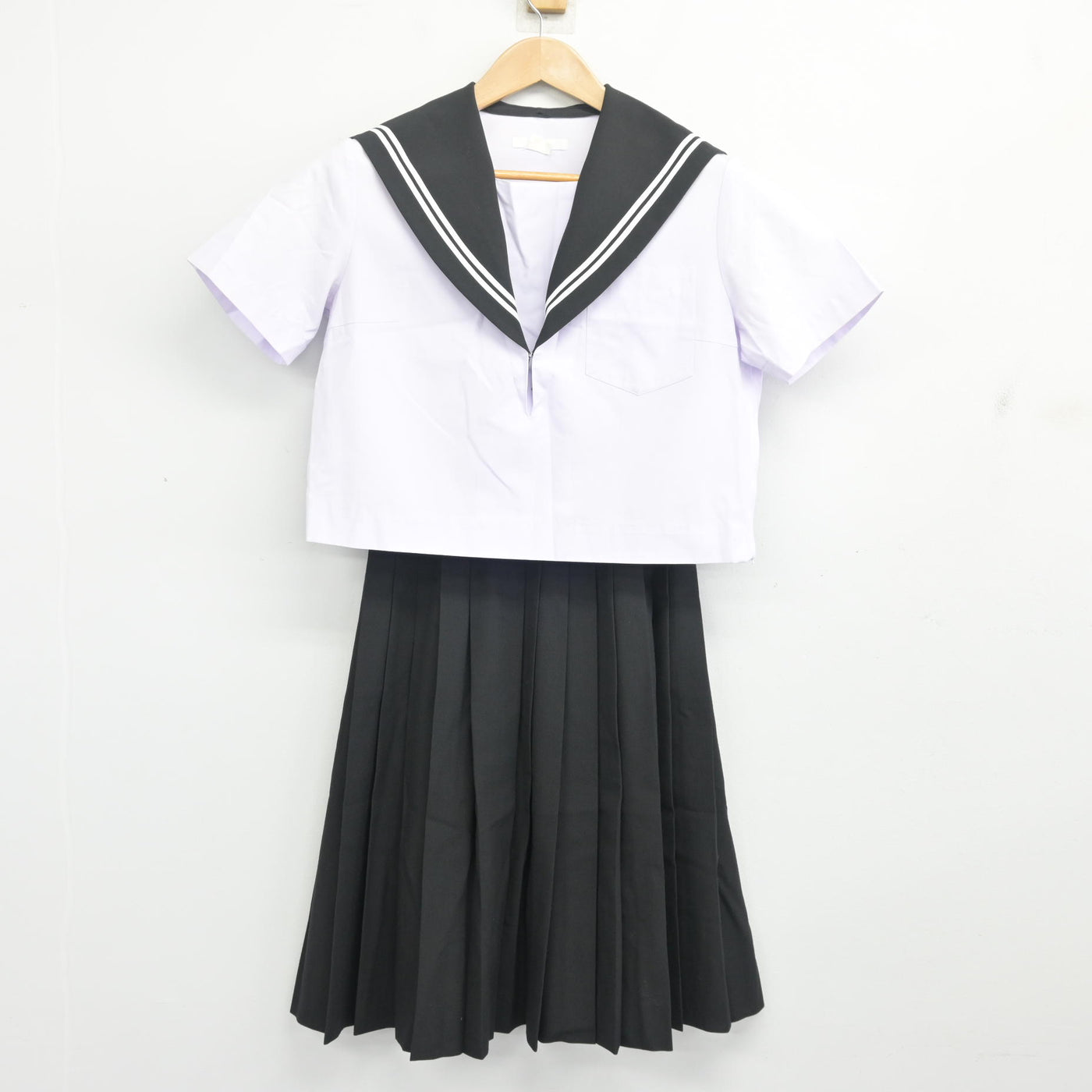 中古】愛知県 千代田中学校 女子制服 2点 (セーラー服・スカート