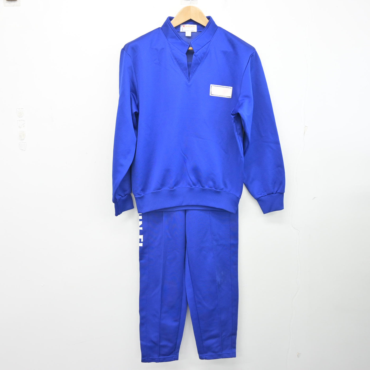 中古】埼玉県 越谷市立新栄中学校 女子制服 3点 (ジャージ 上