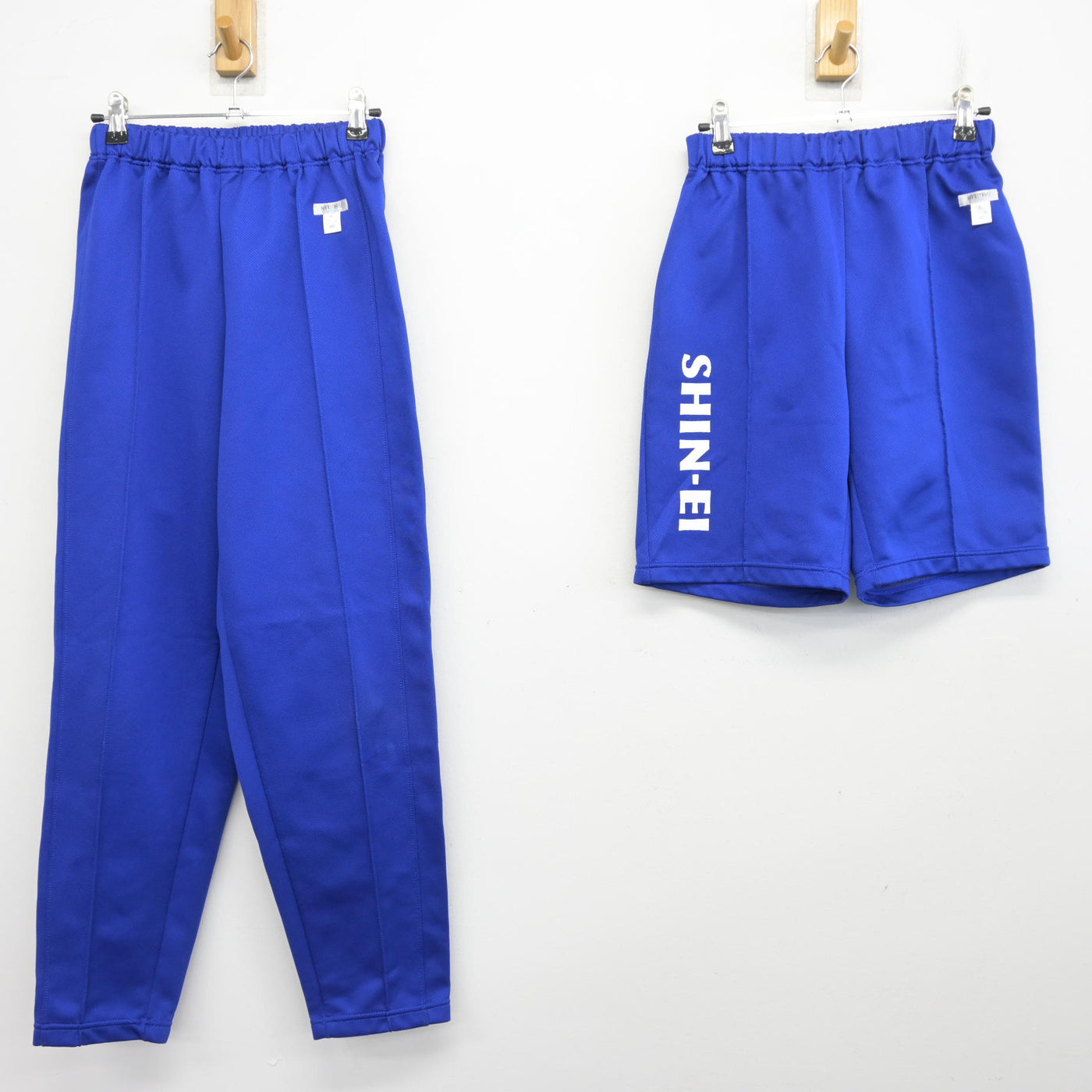 中古】埼玉県 越谷市立新栄中学校 女子制服 3点 (ジャージ 上