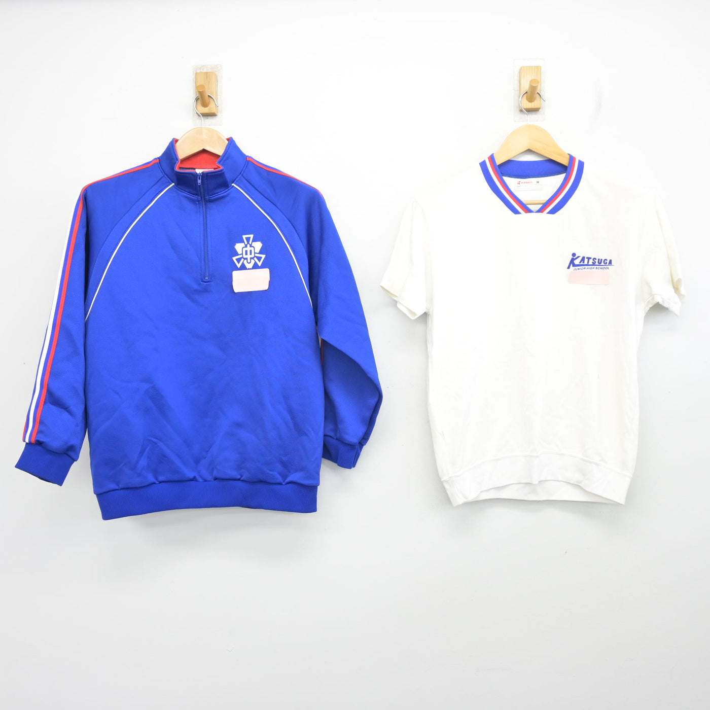 中古】香川県 勝賀中学校 女子制服 2点 (ジャージ 上・体操服 上 中古】香川県 勝賀中学校 女子制服 2点 (ジャージ 上・体操服 上