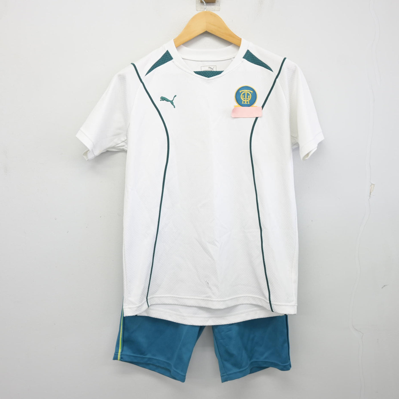 中古】大阪府 大阪桐蔭中学校・高等学校 女子制服 2点 (体操服 上