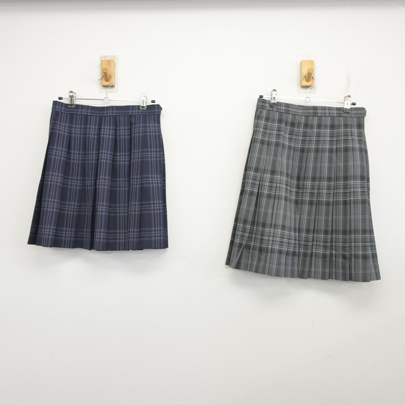 中古】神奈川県 中央大学附属横浜中学校・高等学校 女子制服 2点