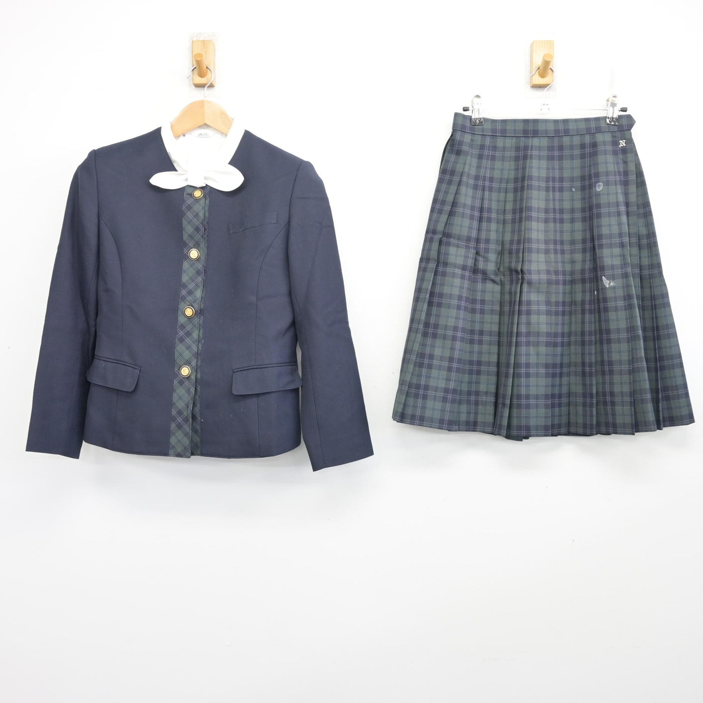 中古】北海道 七飯高等学校 女子制服 3点 (ブレザー・シャツ・スカート 