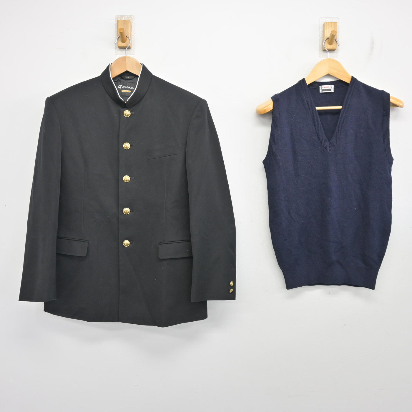 中古】広島県 五日市中学校 男子制服 3点 (学ラン・ニットベスト 