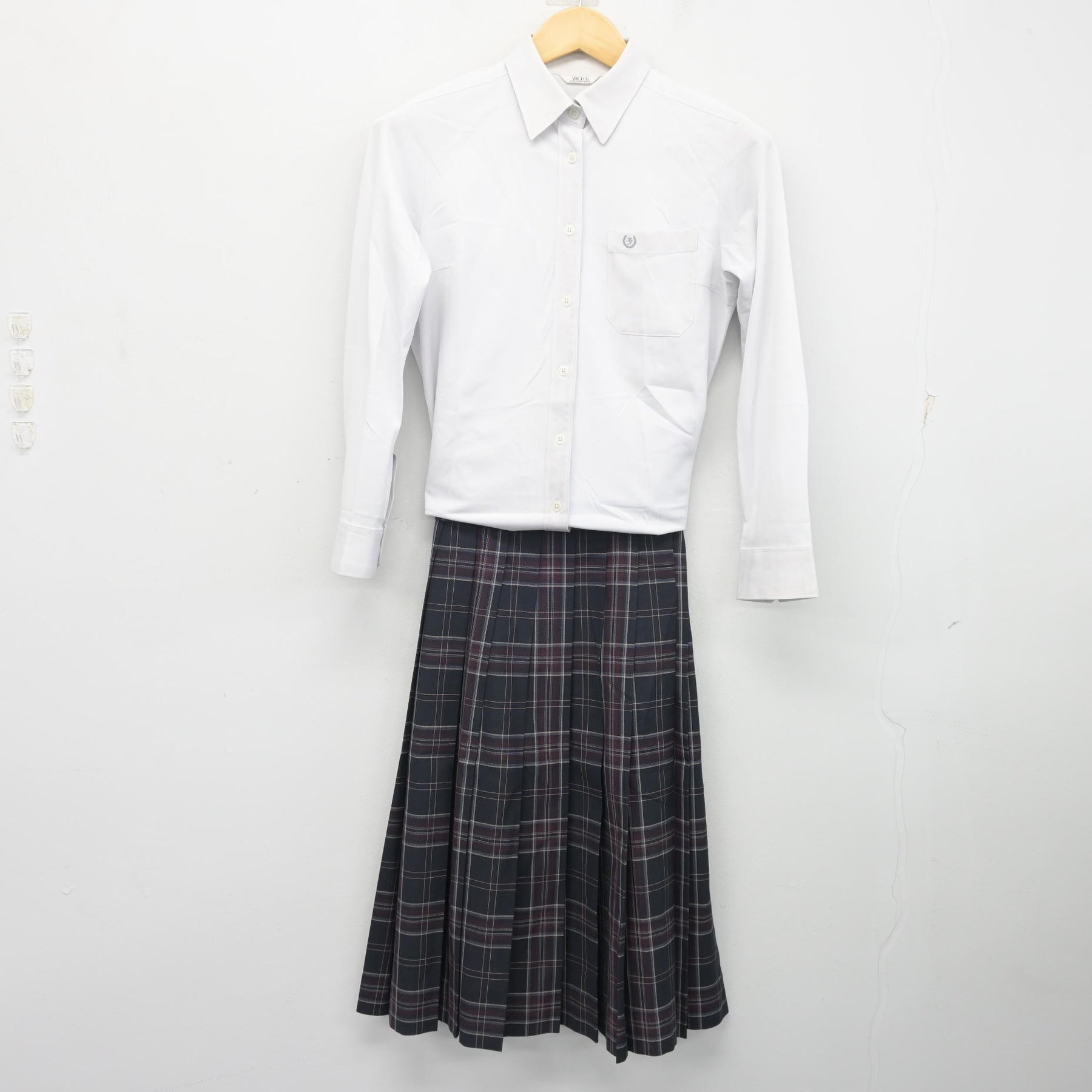 中古】滋賀県 県立国際情報高等学校 女子制服 2点 (シャツ・スカート