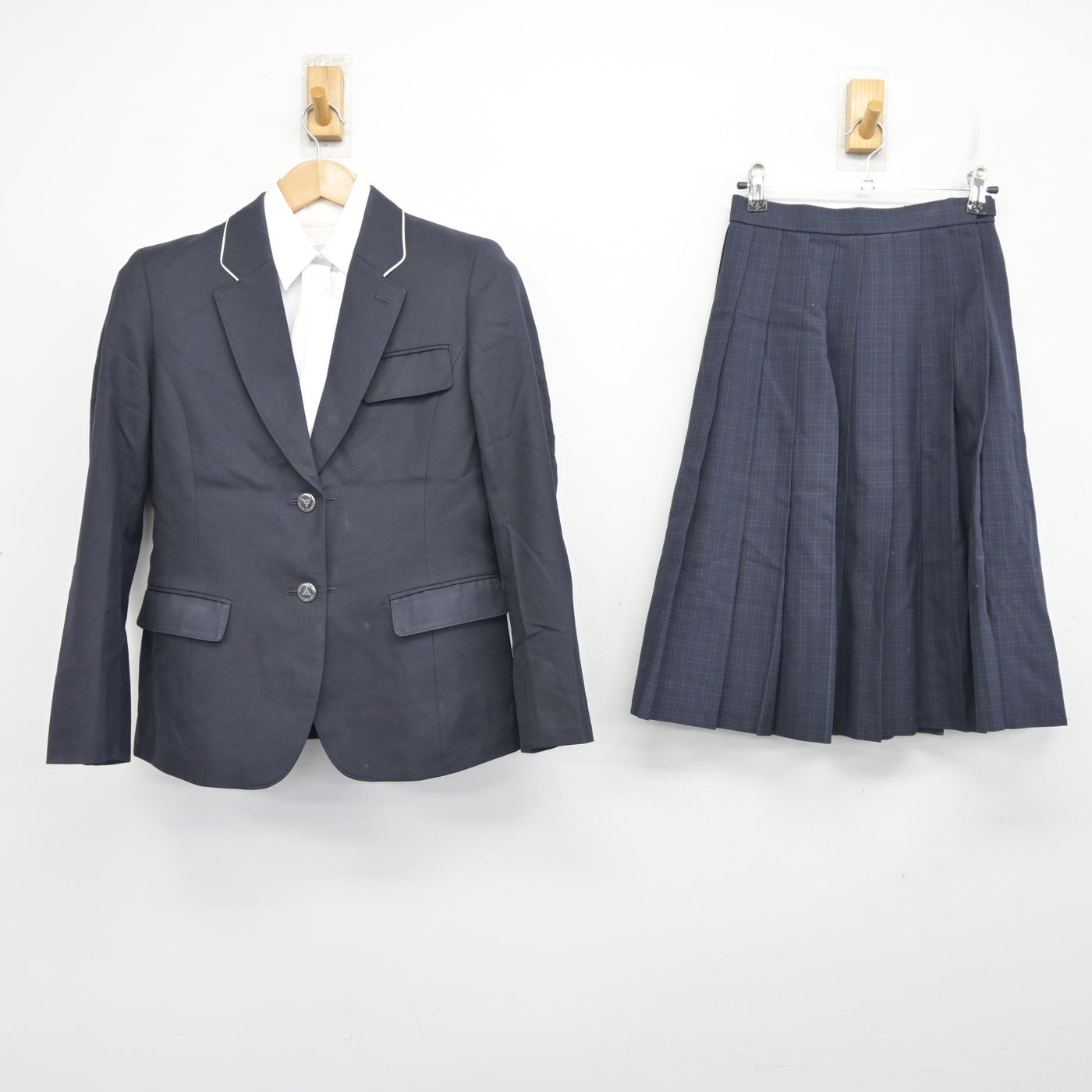 中古】福岡県 福岡市内中学標準服 女子制服 3点 (ブレザー・シャツ 