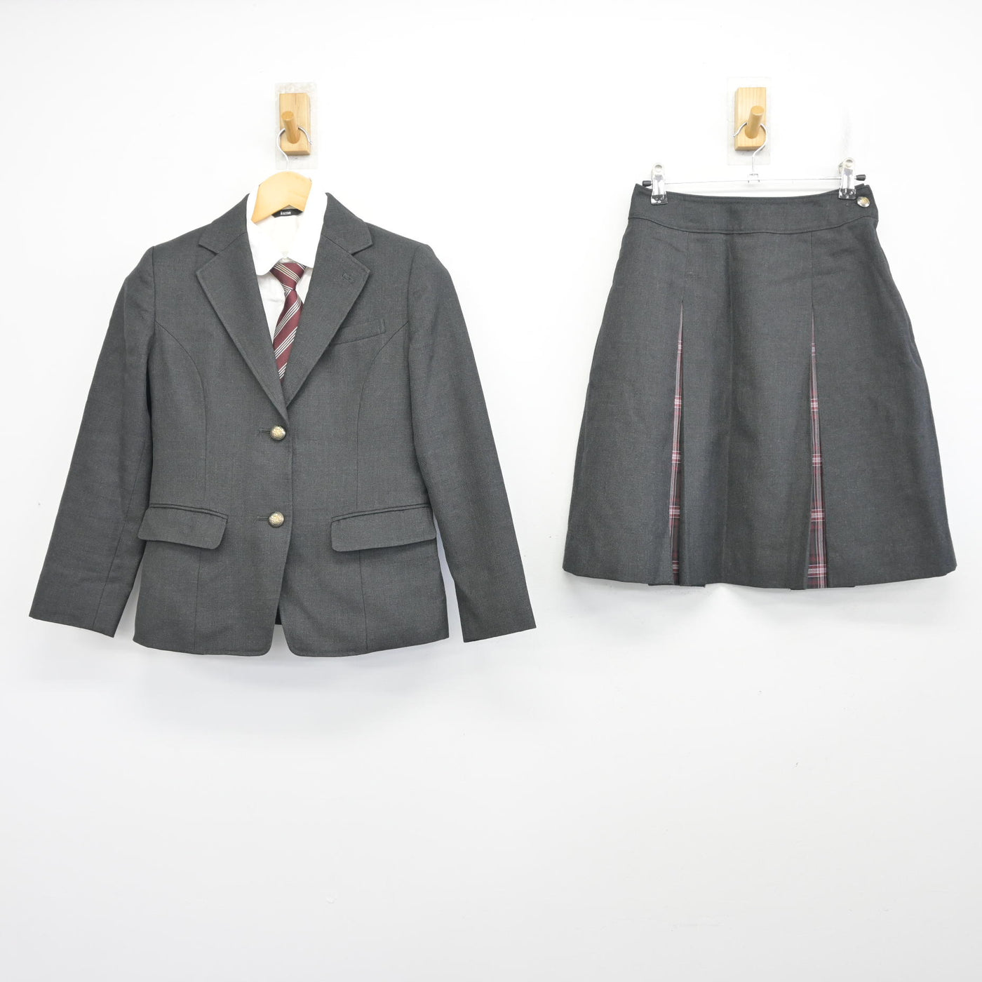中古】埼玉県 昌平高等学校 女子制服 4点 (ブレザー・シャツ・スカート