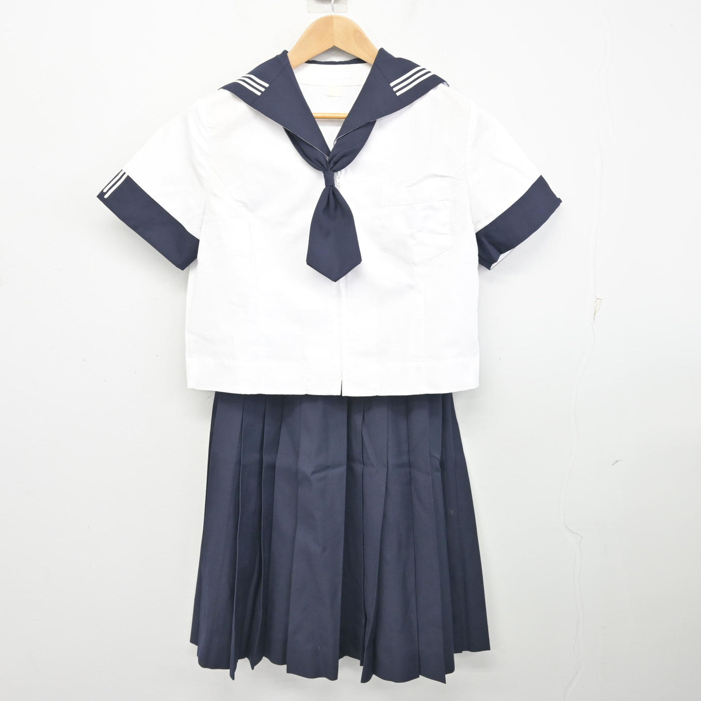中古】東京都 川村高等学校 女子制服 3点 (セーラー服・スカート 