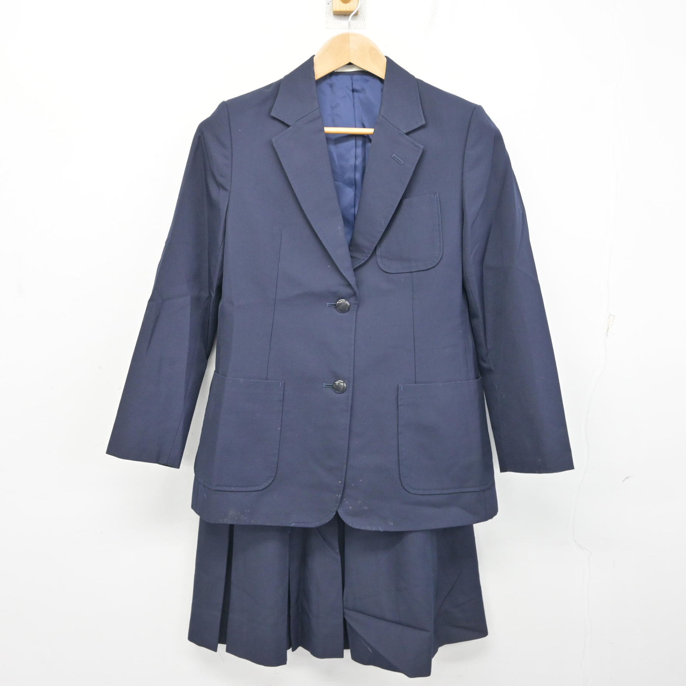 中古】茨城県 長山中学校 女子制服 2点 (ブレザー・スカート) sf107708 