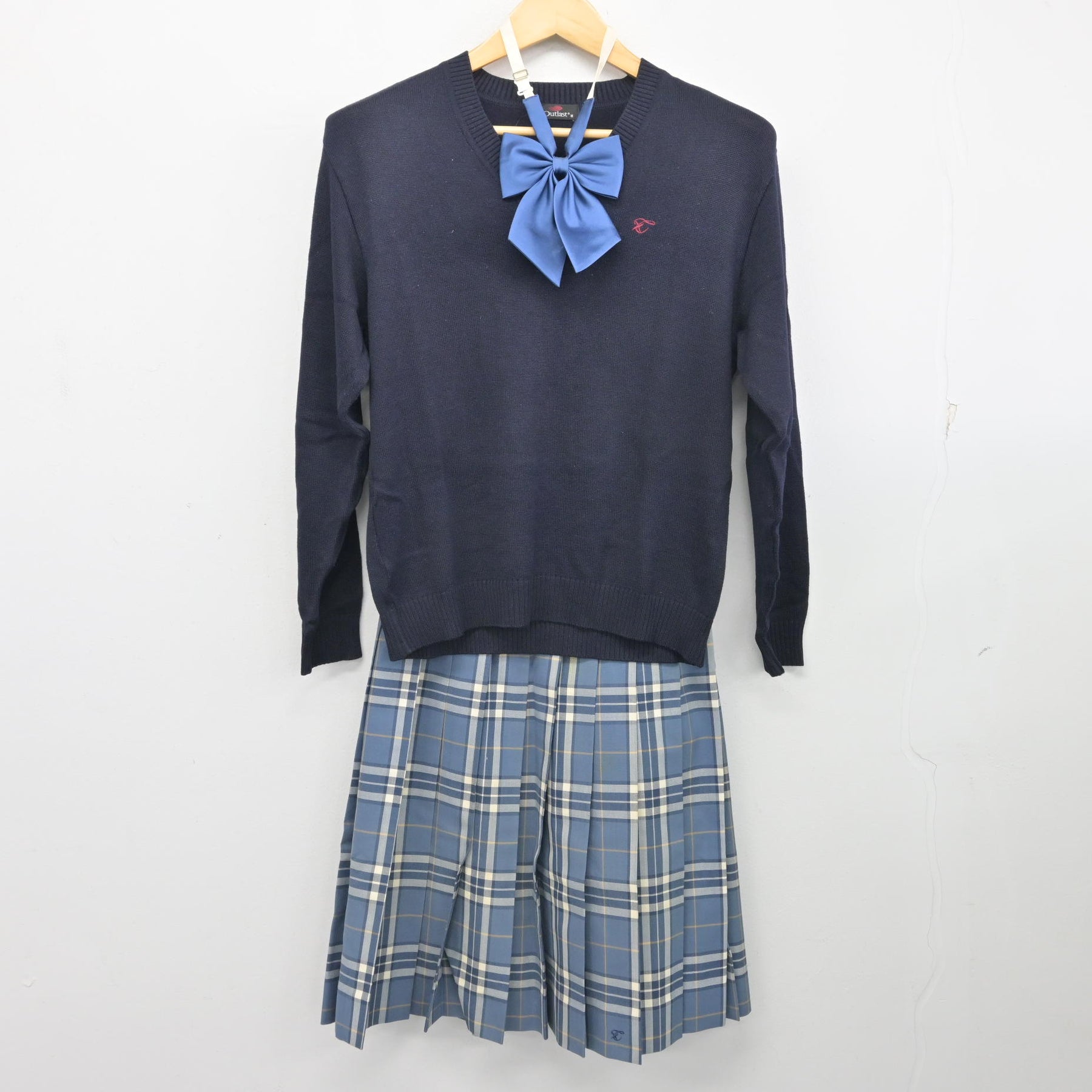 ちゃな　豊島高校　制服　赤青スカート2枚セット 中古】大阪府 豊島高等学校 女子制服 3点 (ニット・スカート) sf107916