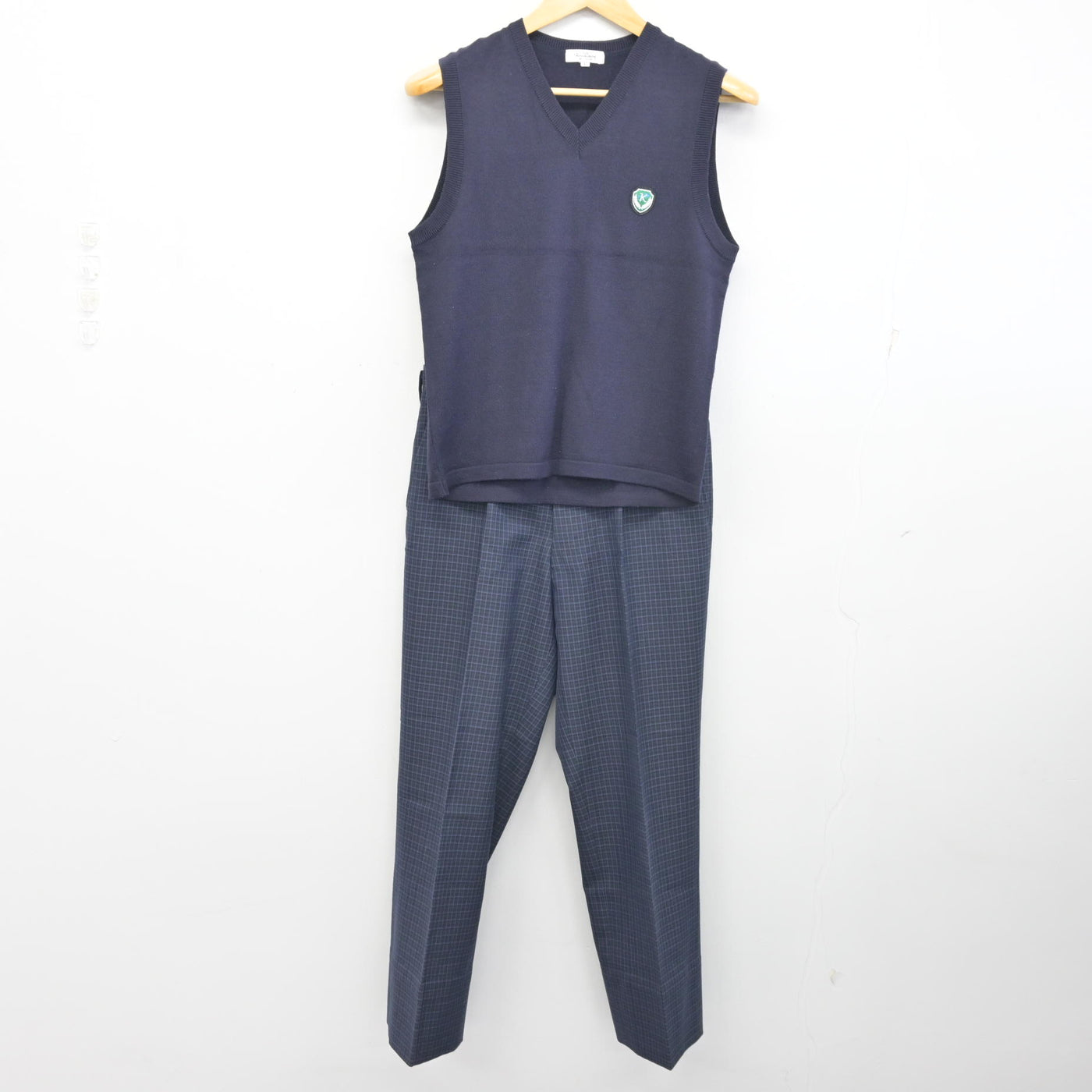 中古】福岡県 輝翔館中等教育学校 男子制服 3点 (ニットベスト・ズボン 