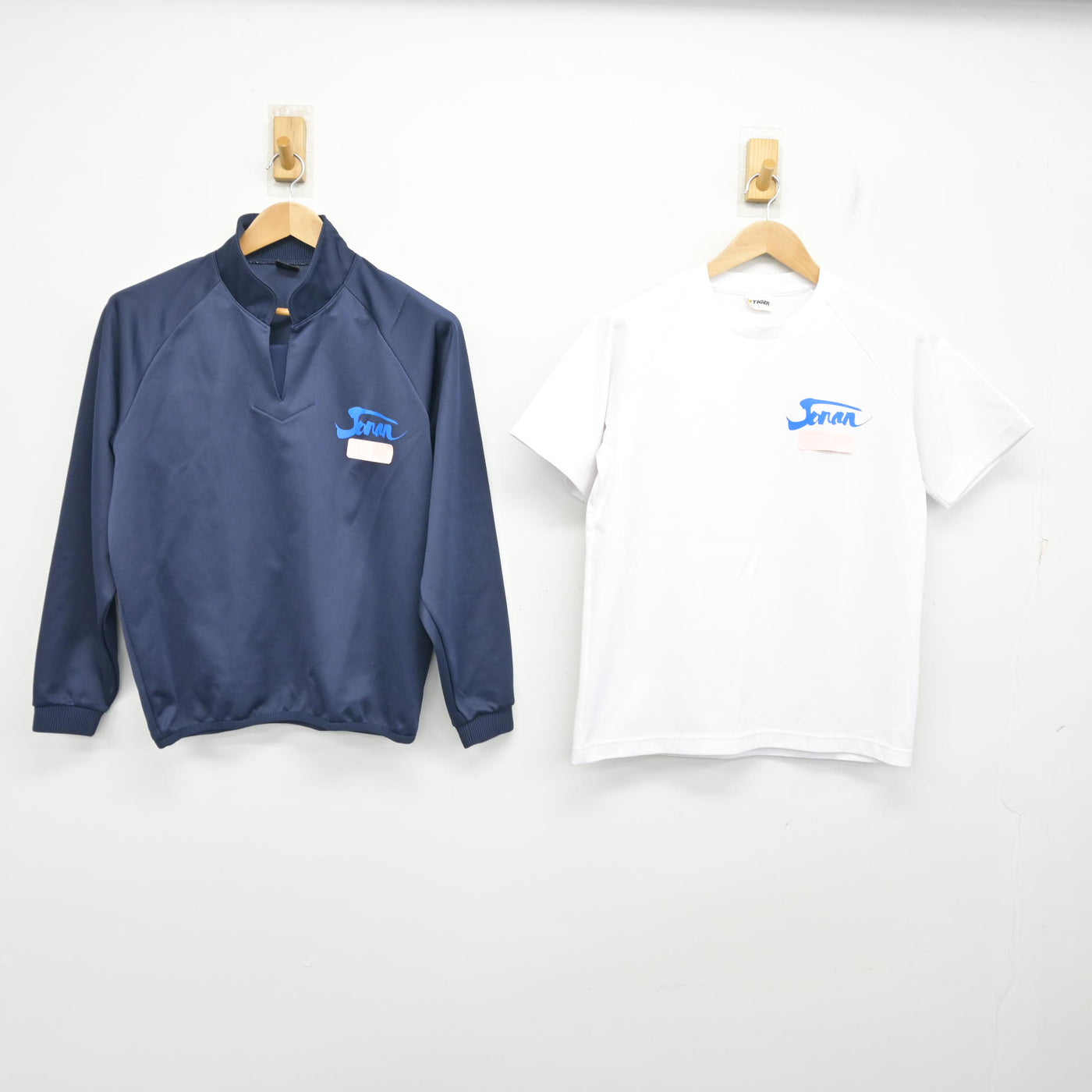 中古】福岡県 城南高等学校 女子制服 2点 (ジャージ 上・体操服 上