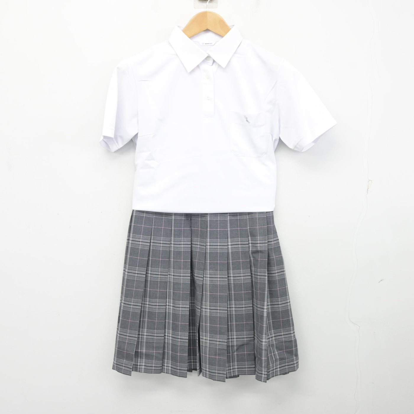 中古】鹿児島県 神村学園高等部 女子制服 3点 (ニットベスト・シャツ