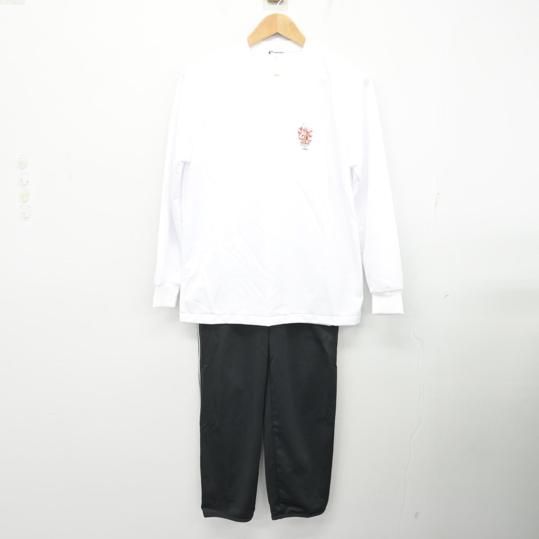 中古】鹿児島県 神村学園高等部 女子制服 3点 (ジャージ 上・体操服 上