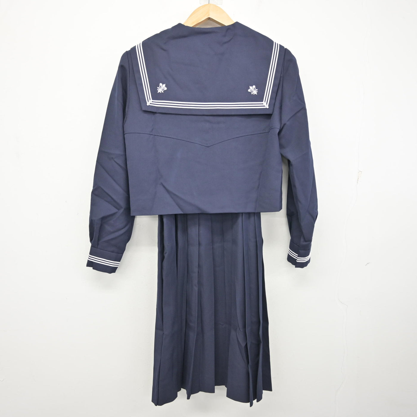 白百合学園 セーラー服 冬用 Yahoo!オークション - 函館白百合学園 冬服 セーラー 新品 150A