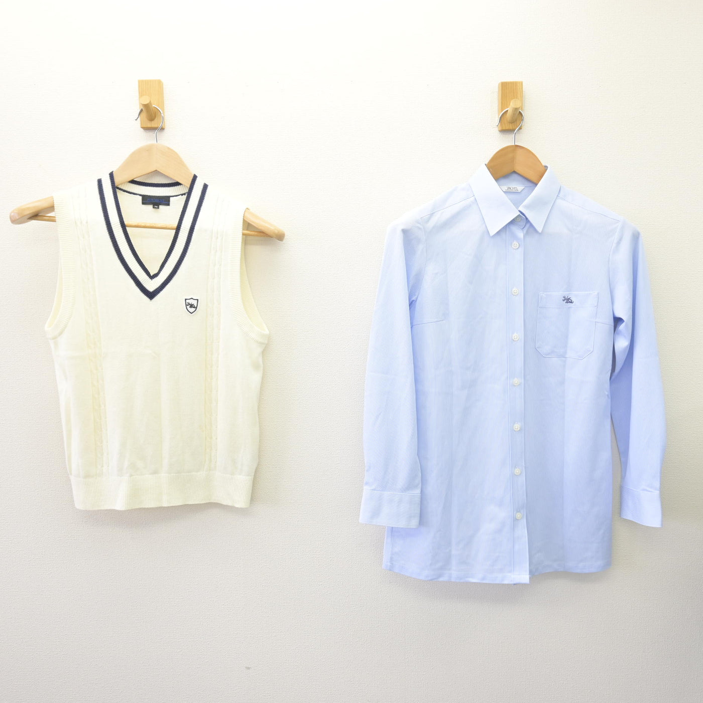 【中古】山口県 野田学園高等学校 女子制服 3点 (ニットベスト・シャツ・スカート) sf110006
