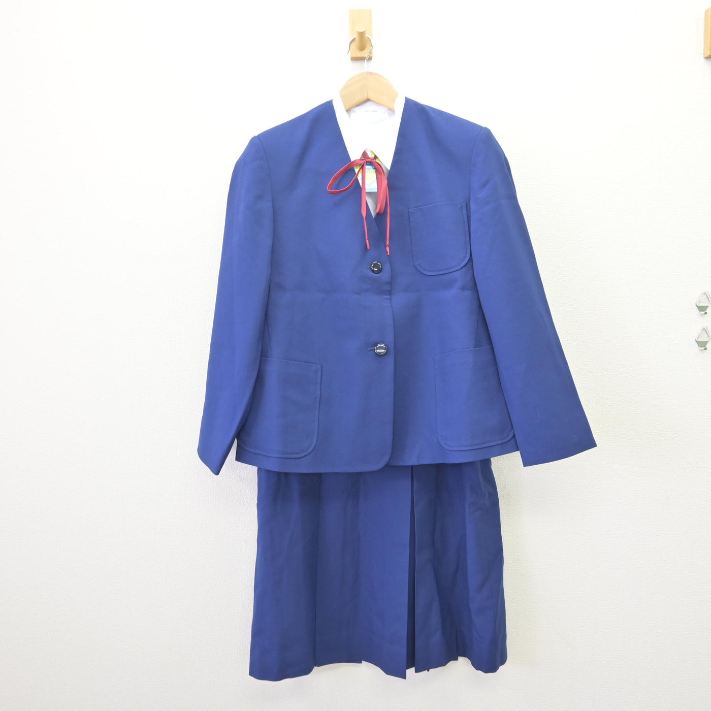 【中古】茨城県 藤代南中学校 女子制服 7点 (ブレザー・ベスト・シャツ・スカート) sf110008