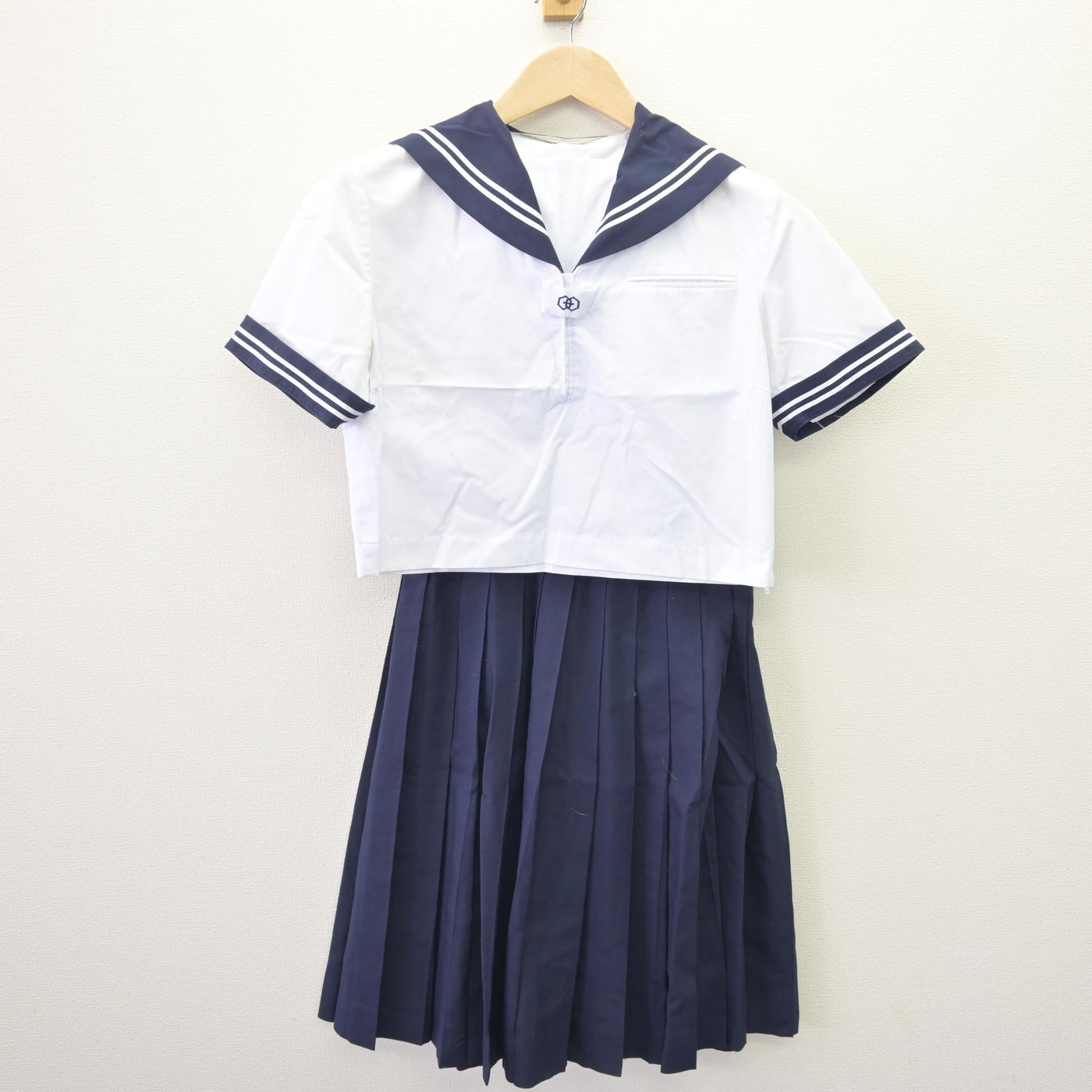 【中古】東京都 江東区立第二亀戸中学校 女子制服 2点 (セーラー服・スカート) sf110018