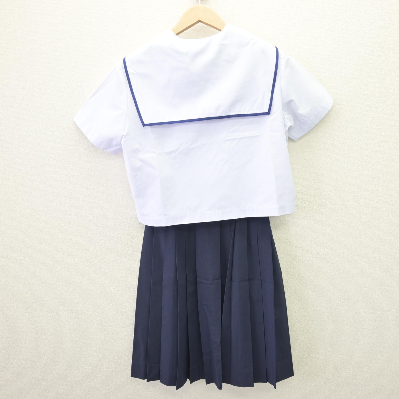 【中古】静岡県 北星中学校 女子制服 3点 (セーラー服・スカート) sf110022