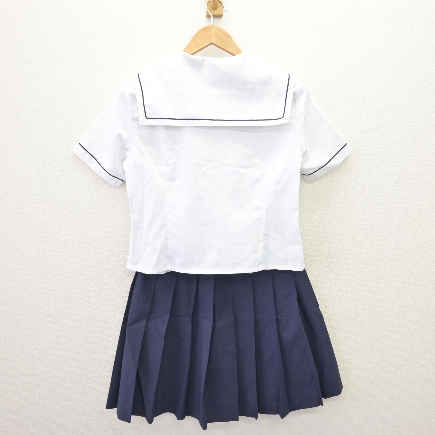 【中古】東京都 板橋有徳高等学校 女子制服 2点 (セーラー服・スカート) sf110029