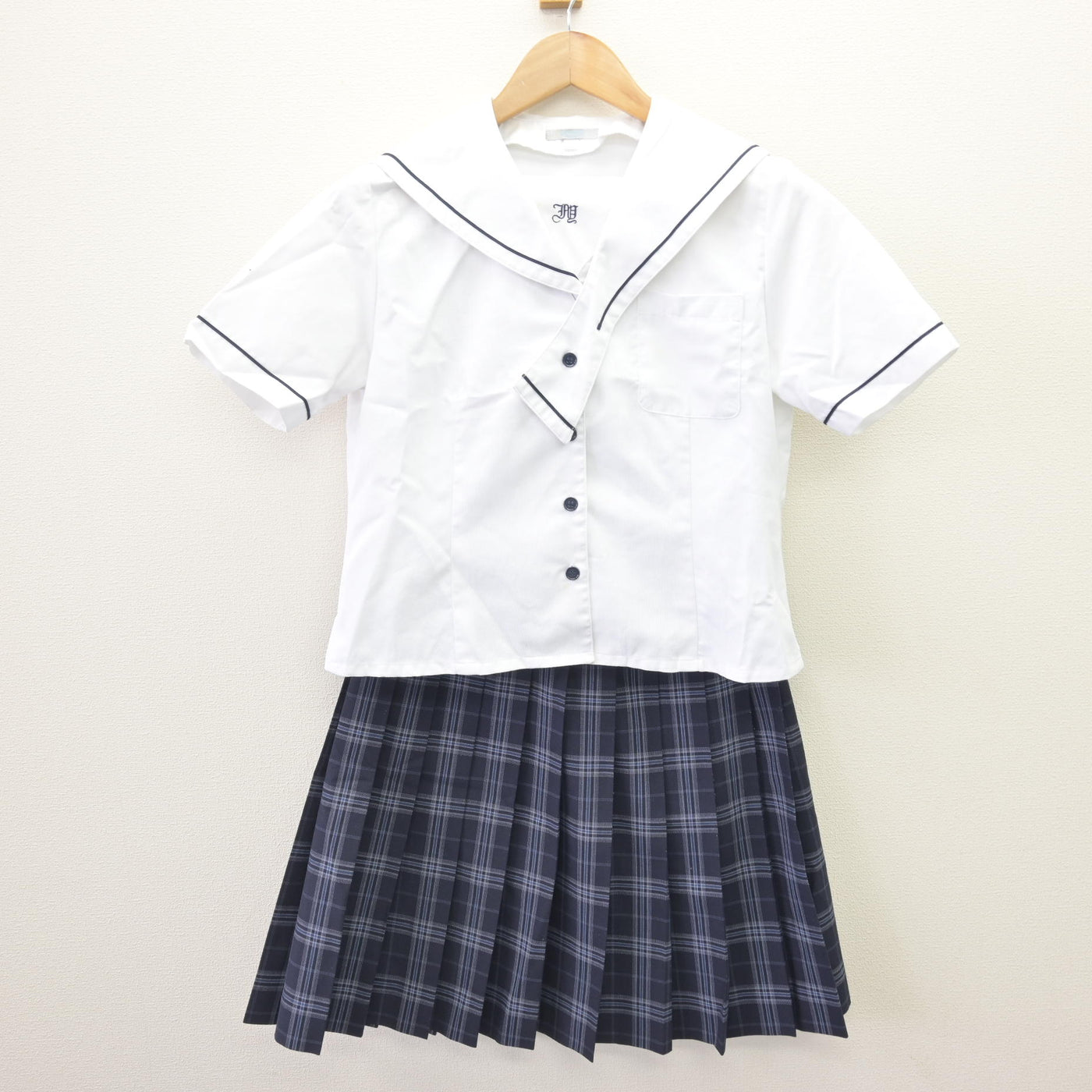 【中古】東京都 板橋有徳高等学校 女子制服 2点 (セーラー服・スカート) sf110030